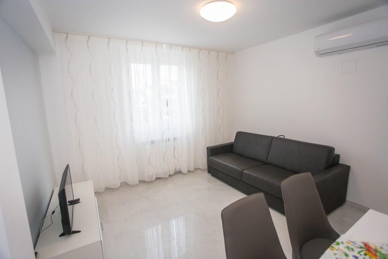 Apartment Aldo II โปเรช ภายนอก รูปภาพ